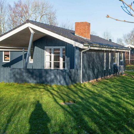 8 Person Holiday Home In B Rkop Egeskov  エクステリア 写真