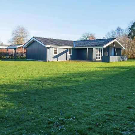 8 Person Holiday Home In B Rkop Egeskov  エクステリア 写真