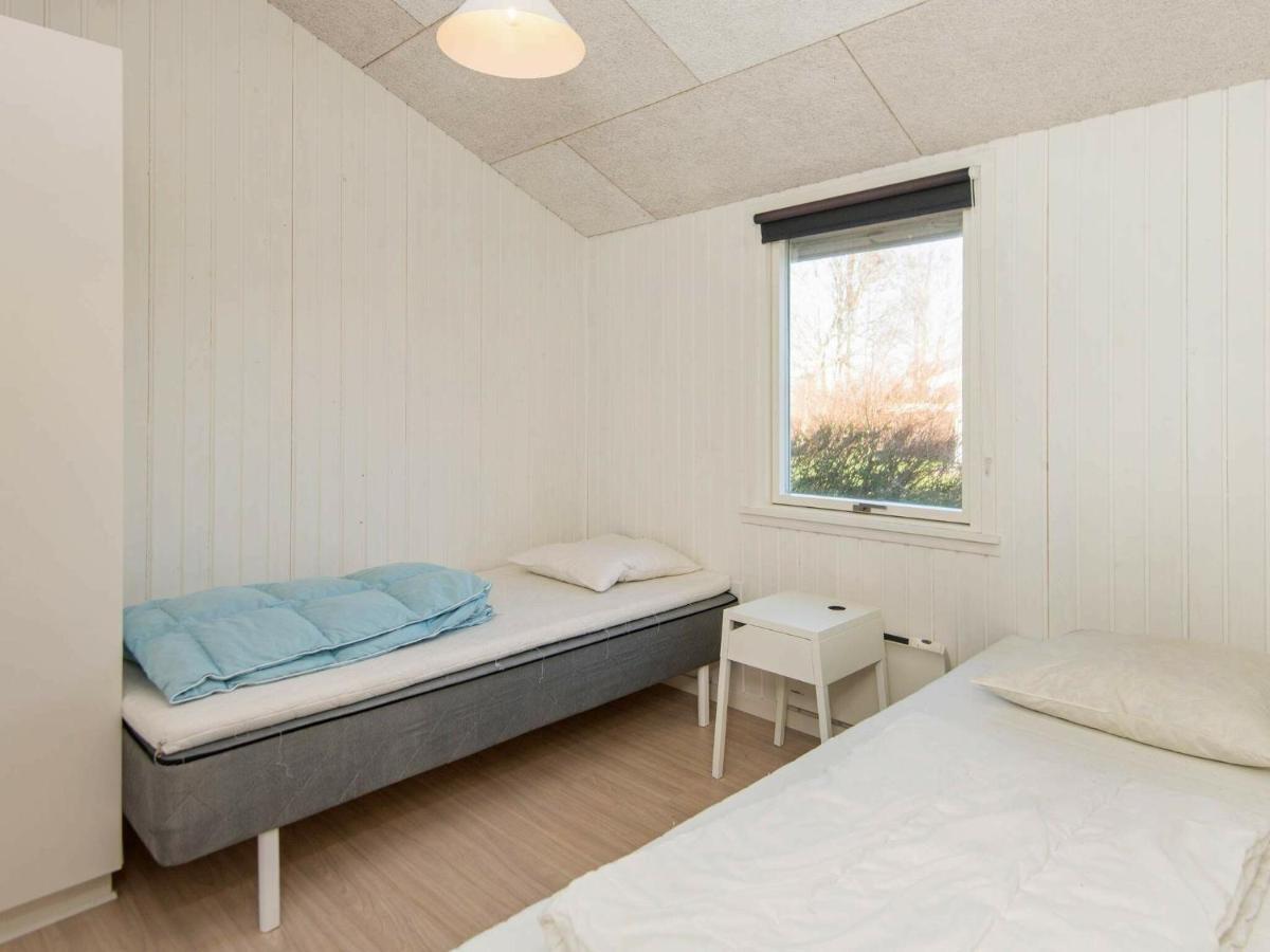 8 Person Holiday Home In B Rkop Egeskov  エクステリア 写真