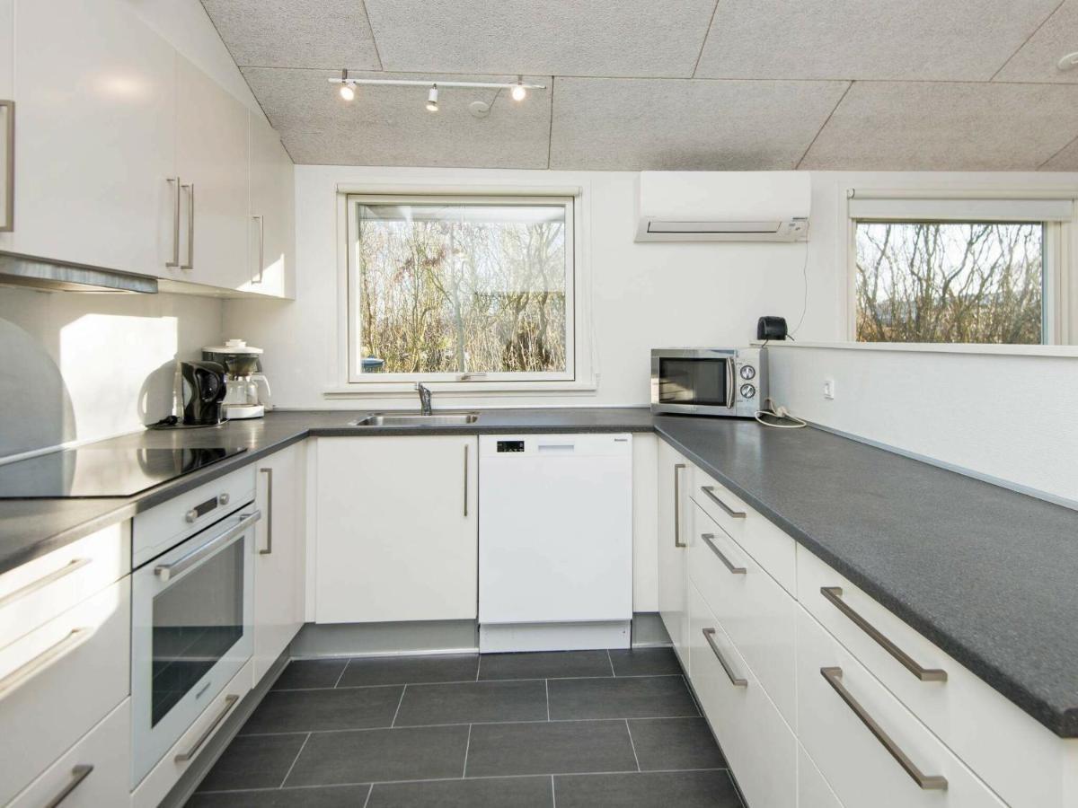 8 Person Holiday Home In B Rkop Egeskov  エクステリア 写真