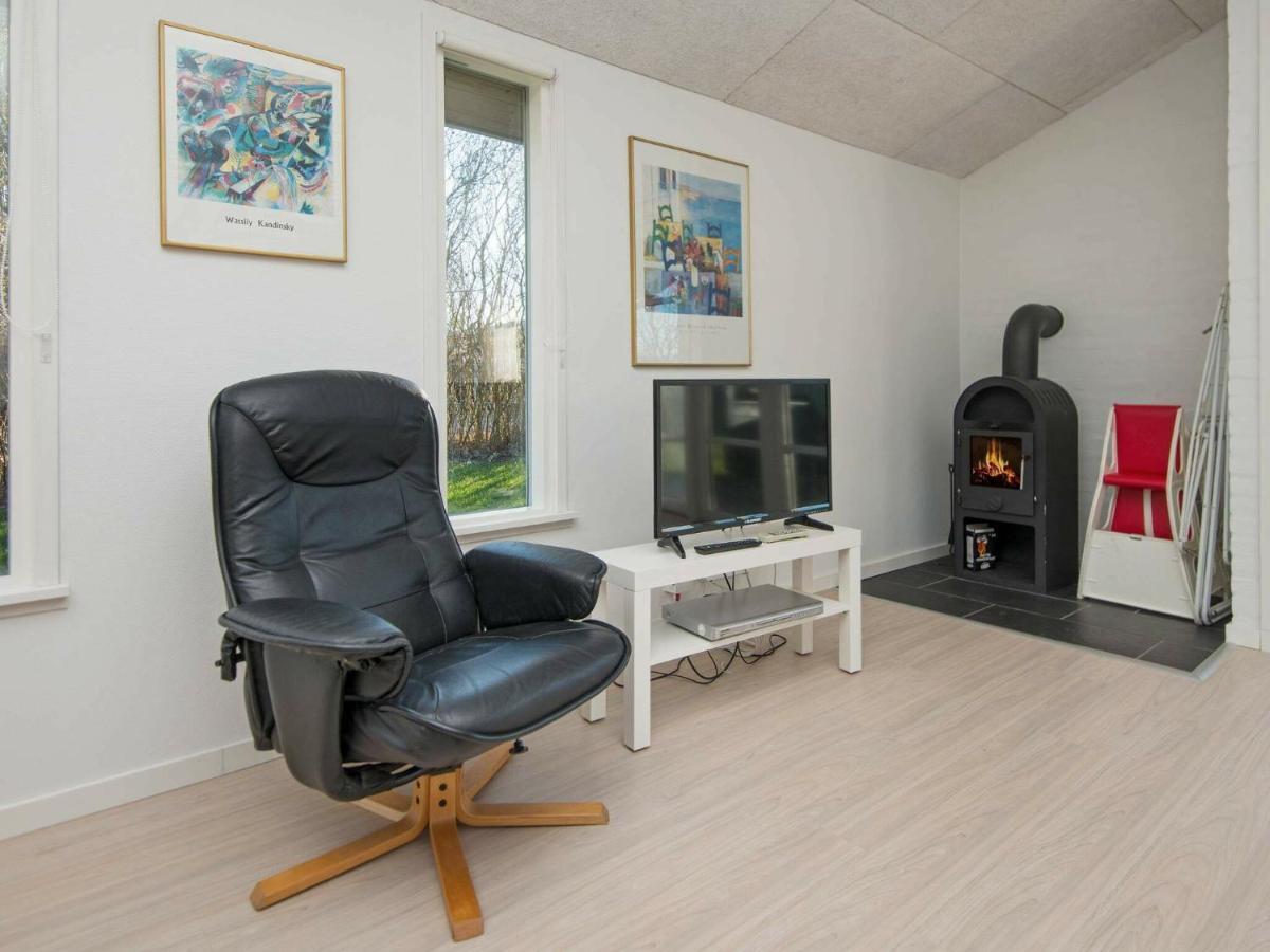 8 Person Holiday Home In B Rkop Egeskov  エクステリア 写真