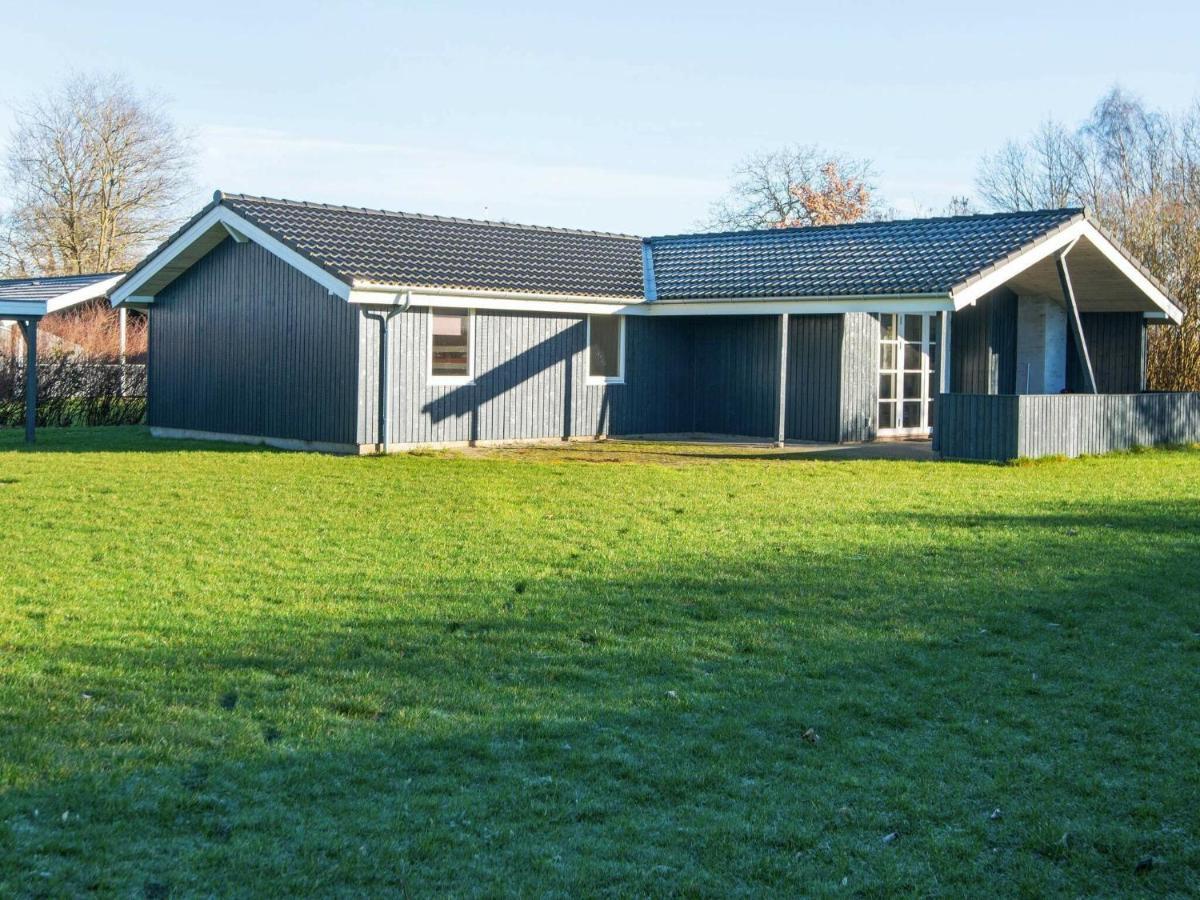 8 Person Holiday Home In B Rkop Egeskov  エクステリア 写真